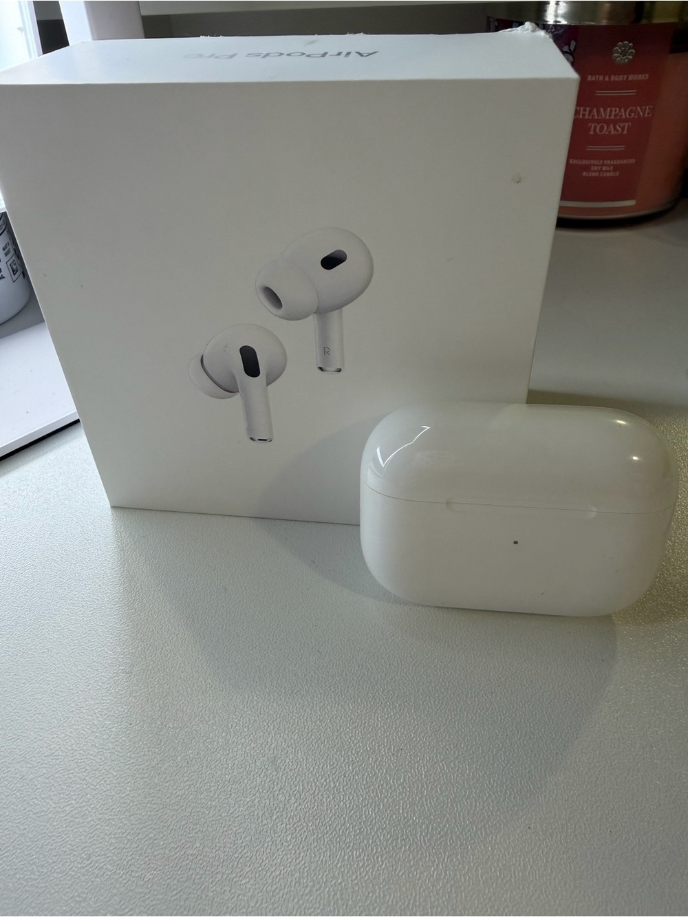 Apple Airpods Pro 2nd Generation MagSafe + Box and accessories - Picture 1 of 15